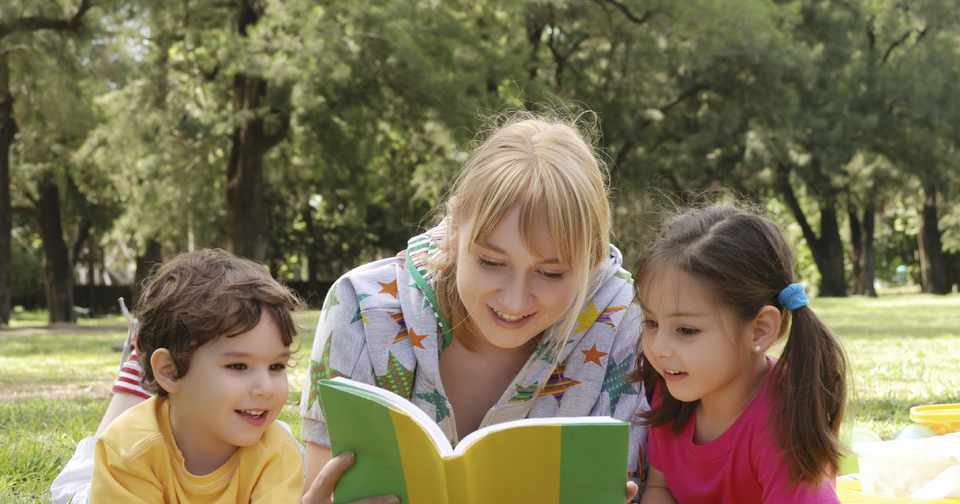 Как правильно научить ребенка читать?