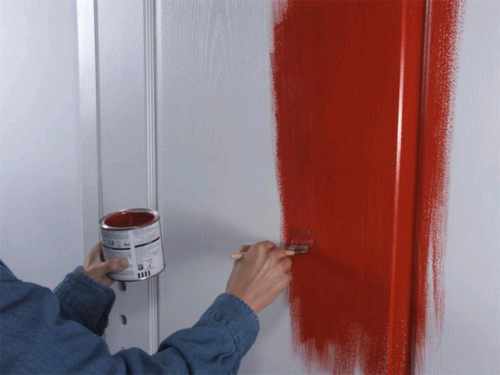 Как правильно красить деревянные двери