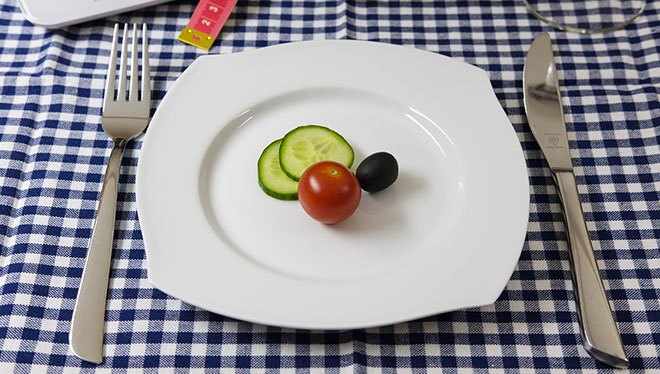 овощи на тарелке